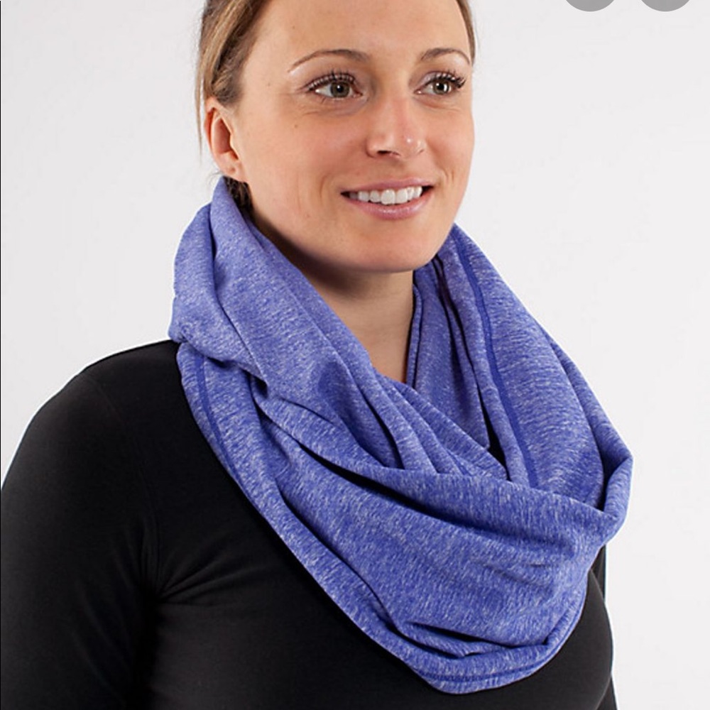 Lululemon- Vinyasa Scarf (infinity scarf)